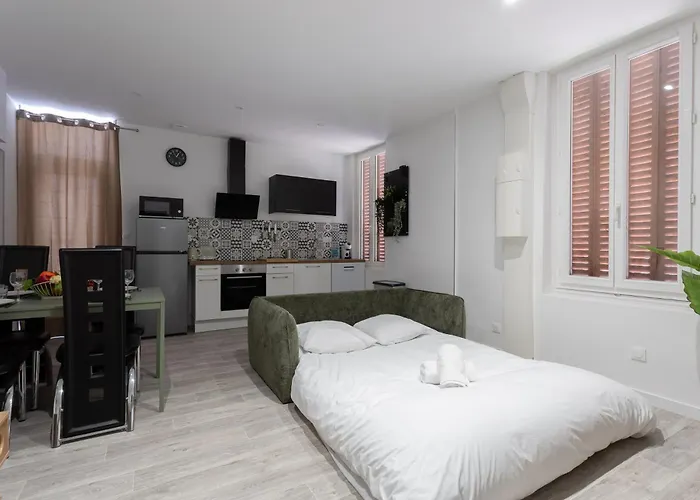 Appartement Curie 1er - Cosy & Calme A 5 Min De La Gare *